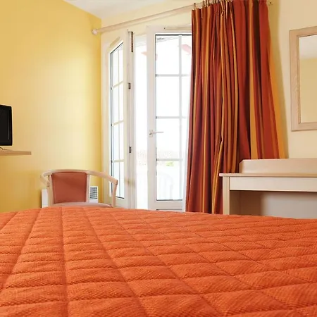 Relais Des Tilleuls Hasparren Exterior foto